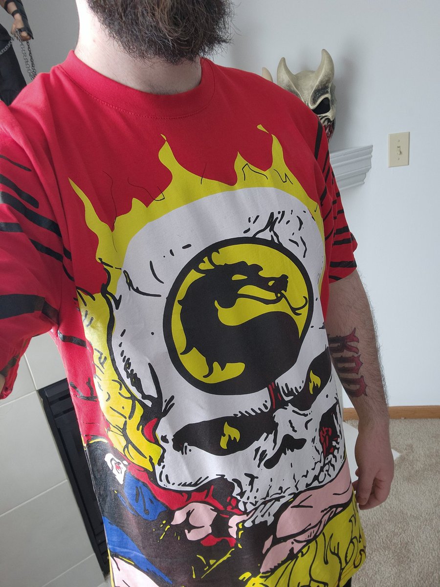 TheSpineRip's tweet photo. MK shirt of the day. This one was made by the insanely talented @19thLetterChi #MortalKombat https://t.co/EW1ycy37Bn