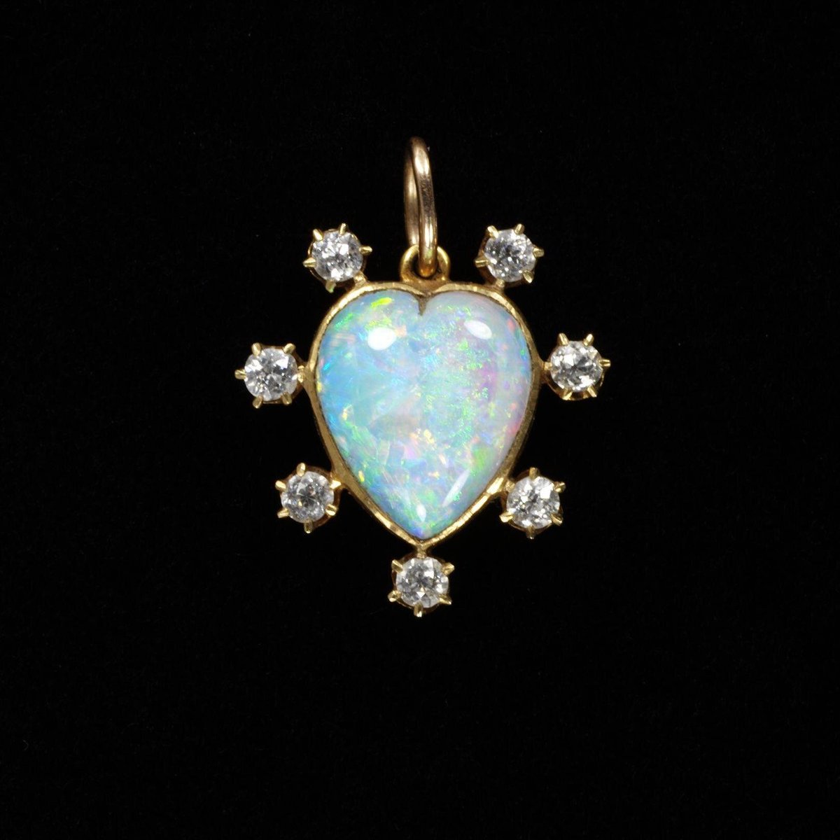 WikiVictorian (@wikivictorian) on Twitter photo Pendant, 1890s. Victoria & Albert Museum. Pendant, 1890s. Victoria & Albert Museum.