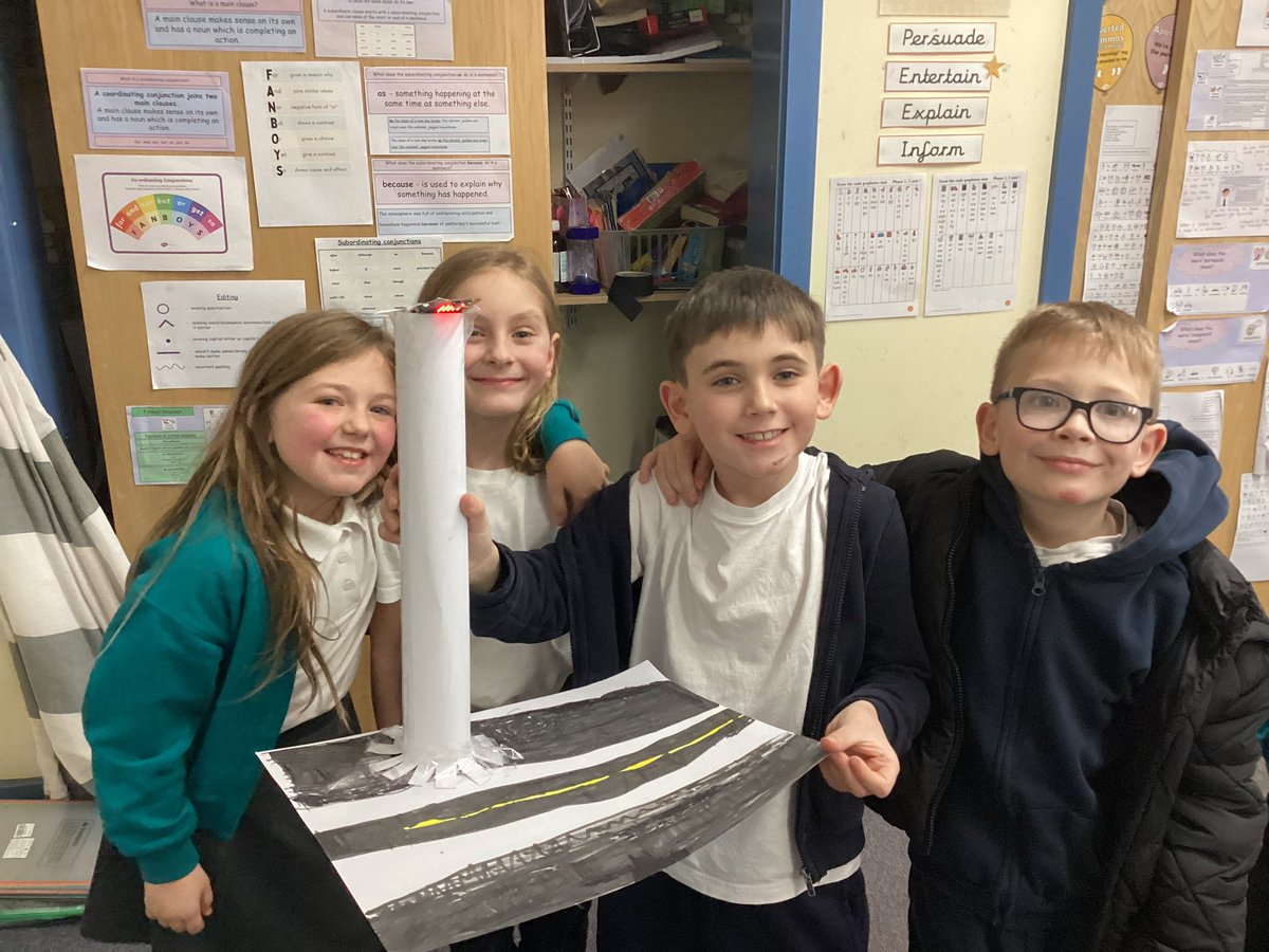 staynorHprimary's tweet photo. Team Dove’s finished computer programmed street light prototypes are complete. Lots of collaboration and determination has been used during today’s DT day! @eboractrust @microbit_edu #staynordt #staynorcomputing https://t.co/45A4UtRBZT