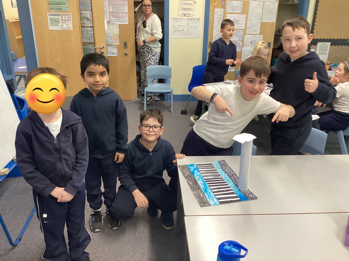 staynorHprimary's tweet photo. Team Dove’s finished computer programmed street light prototypes are complete. Lots of collaboration and determination has been used during today’s DT day! @eboractrust @microbit_edu #staynordt #staynorcomputing https://t.co/45A4UtRBZT