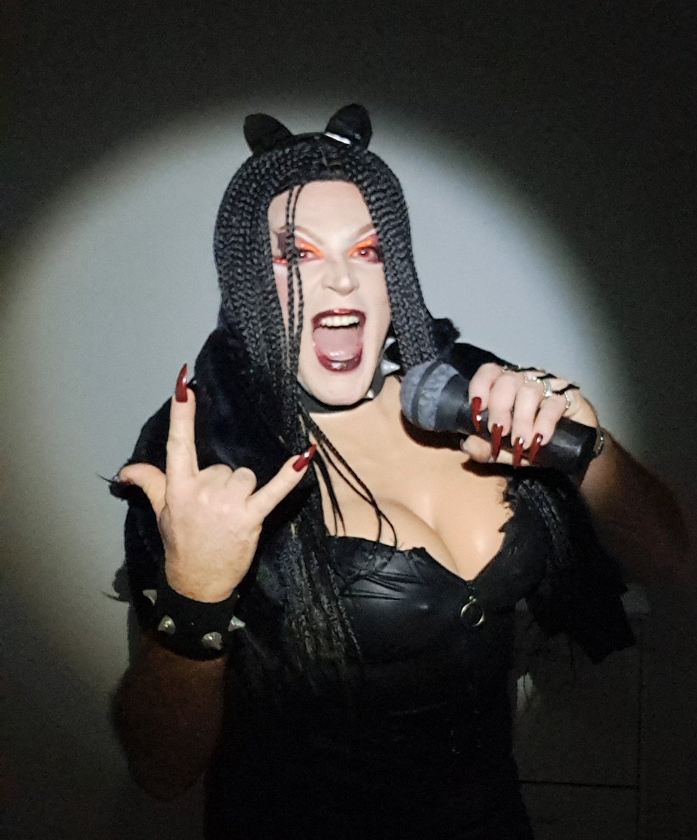 DragCandyHot's tweet photo. #Bitch https://t.co/DbcwT9VRpy