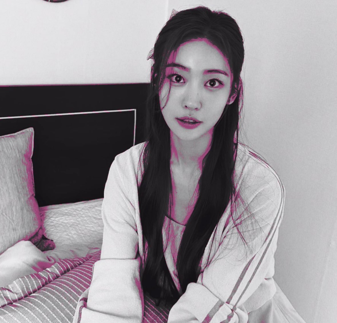 ⠀ 

⠀🪷⠀ ྀ♡︭  ︭  ︭ ꒰͡  во-первых, мне не выдают красивую форму сотрудников. во-вторых, сами сотрудники постоянно меня обижают и издеваются  𔒌   ᩘ♡  ٬  а мне ведь … больно ! 

⠀⠀⠀⠀⠀       ｡  🌸  ༦ ладно, мне все равно ༧

⠀