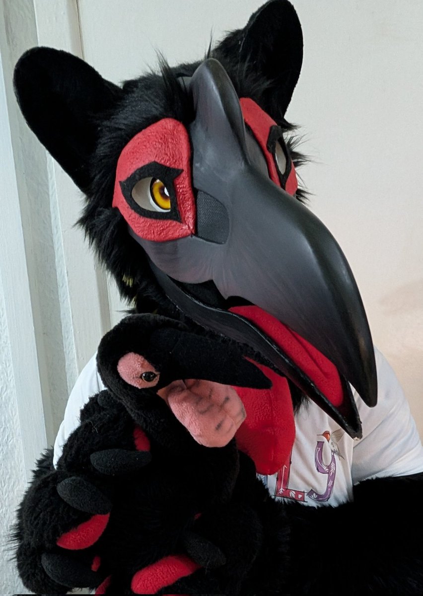MY SON!! I birthed him
#FursuitFriday