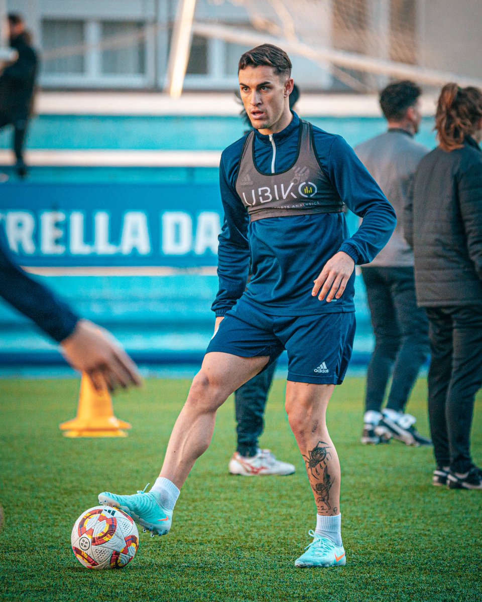 👋🏻 <a href="/GuillemRodrgue2/">Guillem Rodríguez Martínez</a> 

#futbolcat #ViladeGràcia #SagradaFamília