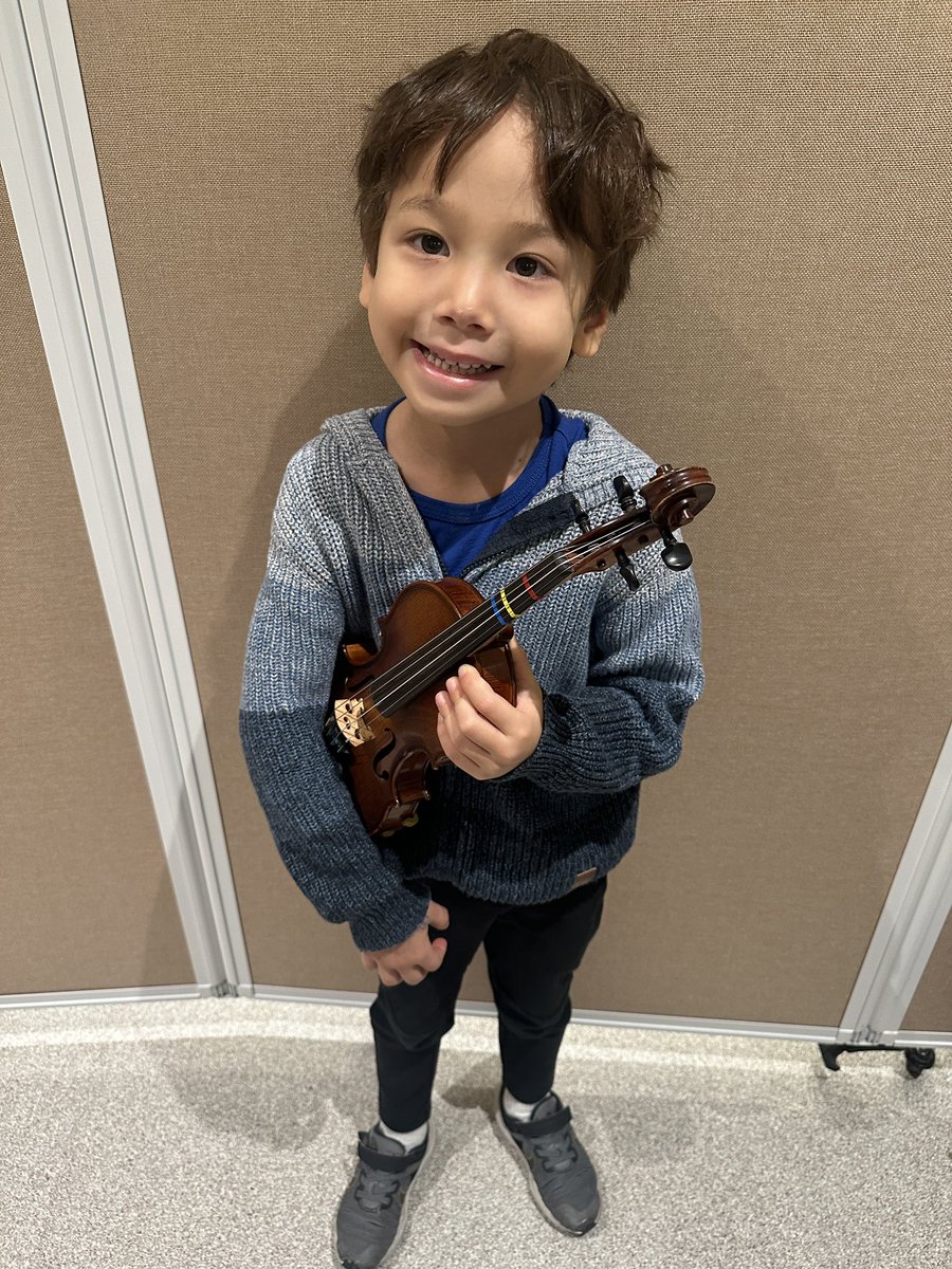 CaedmonViolin's tweet photo. I love playing the violin! 🎻 #TheCaedmonStory #KindergartenViolinCaedmonCapability https://t.co/mugygbdyAr