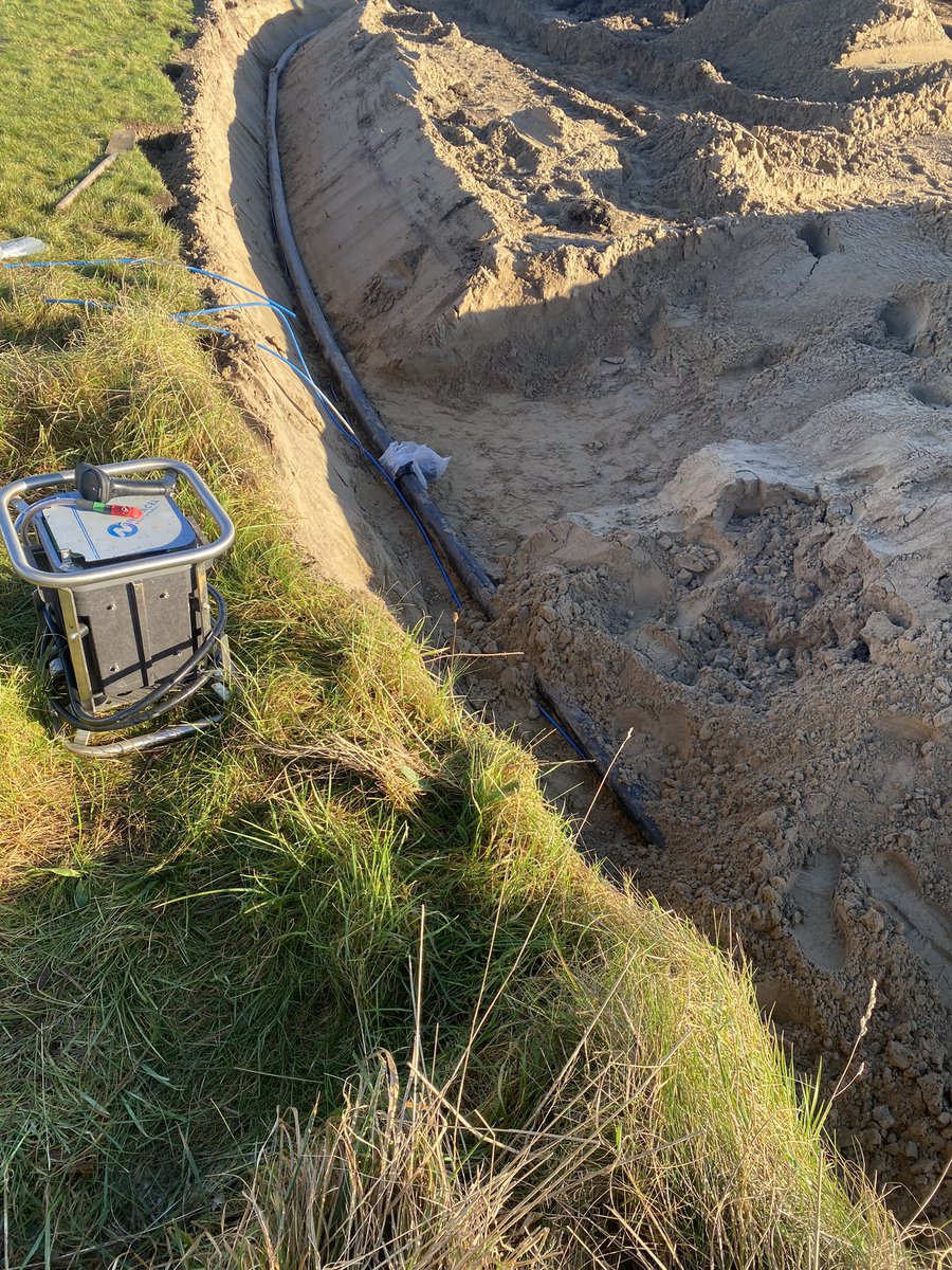 SolutionsMcc's tweet image. This week despite the recent drop in temperatures we were back @CountySligoGC where we diverted a 90mm mainline so @DARGolf_ could continue the building of the new practice green.