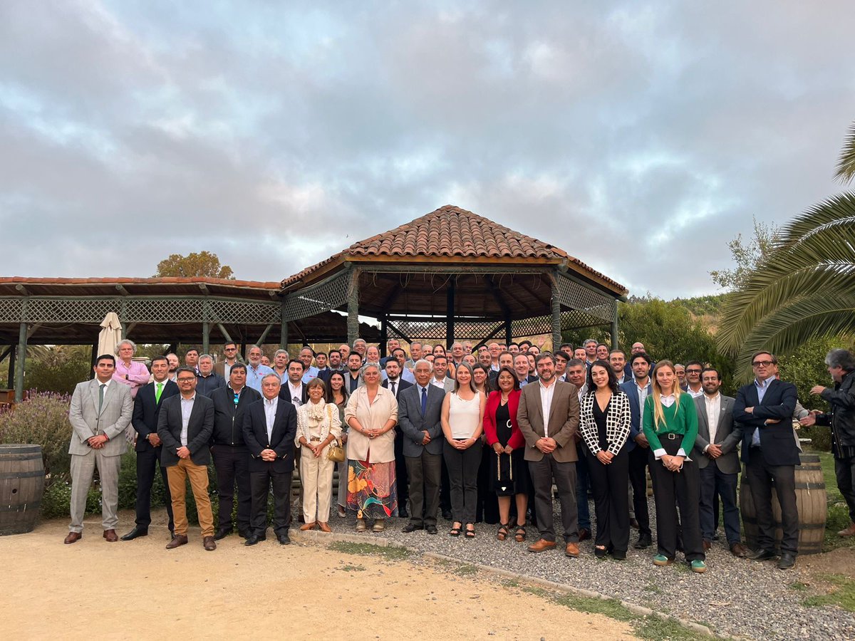 El día de ayer, como #ComunidadLogísticaSanAntonio realizamos la cena anual de camaradería para finalizar el exitoso año 2024.
colsa.cl/colsa-celebra-…