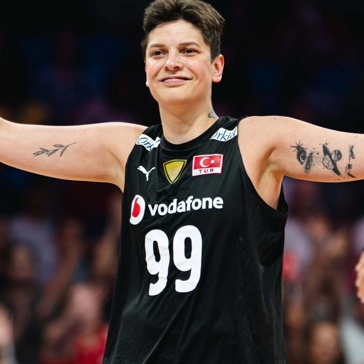 💥TRATO HECHO, ¡KARAKURT EN ECZACIBASI PRÓXIMA TEMPORADA! 🇹🇷
Después de 5 años en el extranjero, la atleta volverá a Turquía para defender a Eczacibasi, y como en la selección.