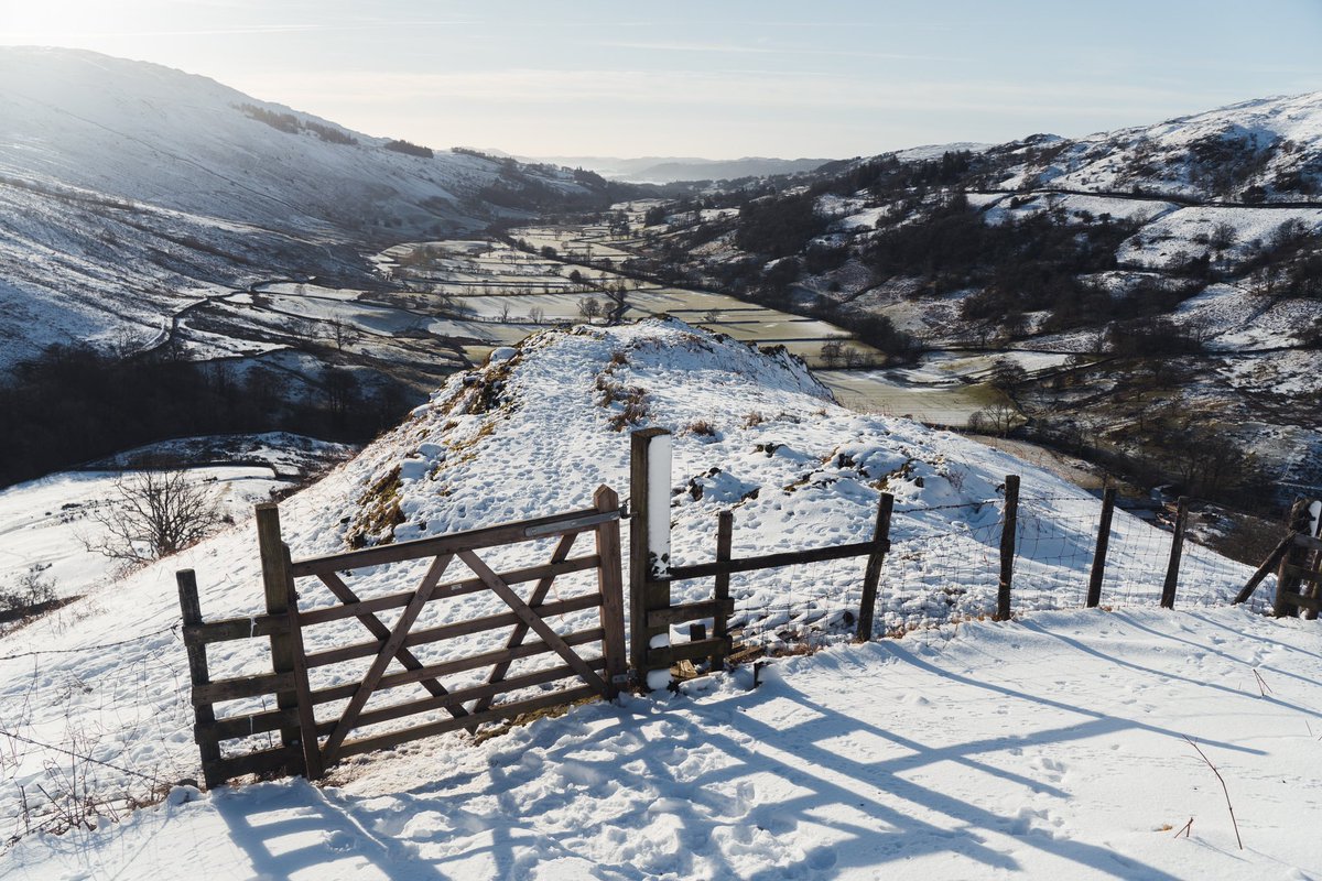 Wasn’t the hills I had in mind but conditions meant a last minute change of plan and I diverted to Troutbeck to walk up the tongue. 

The only human activity I saw all day were the 3 RAF planes performing low level flying manoeuvres for about 20 minutes around the valley.