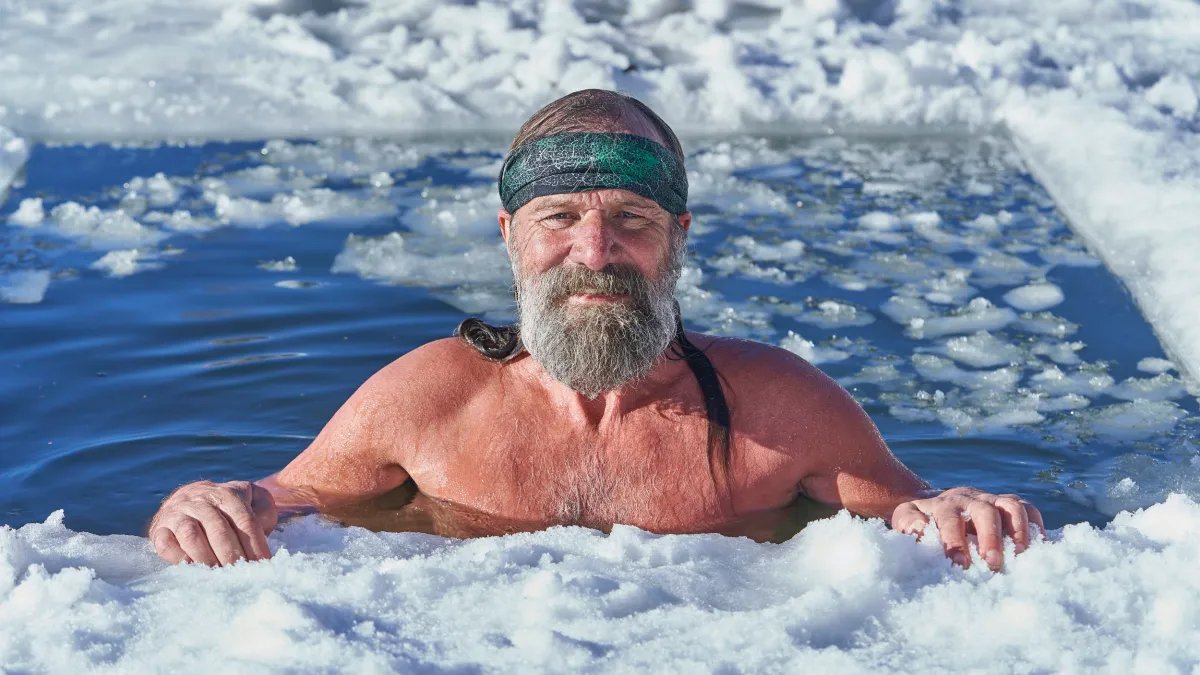 He’s the KING of mental toughness:

Wim Hof, The Iceman.

He swam 188ft under ice, broke 26 world records, and ran a half marathon barefoot in the Arctic (-4F).

His message? You can control your body.

The Wim Hof Superhuman Protocol that can change your life in 4 days:🧵