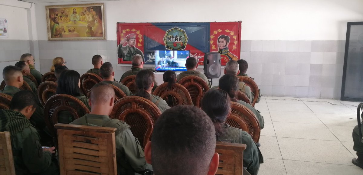 🇻🇪 #10ene || #EnFotos 📷 Trasmisión vía 📺 de la Juramentación del Ciudadano Comandante en Jefe de la Fuerza Armada Nacional Bolivariana y Presidente Constitucional de la República Bolivariana de Venezuela Nicolás Maduro Moros, ante la Asamblea Nacional
#patria