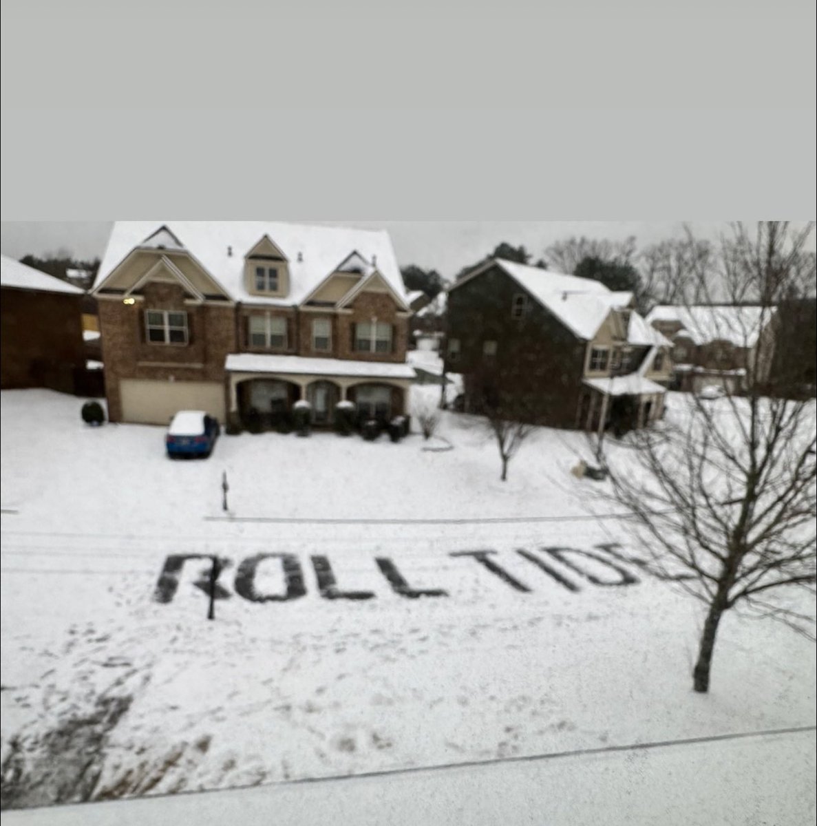 My brother lives in Atlanta on a street full of Georgia fans. If yall think I’m the pettiest person in the family, think again 😂 #RollTide