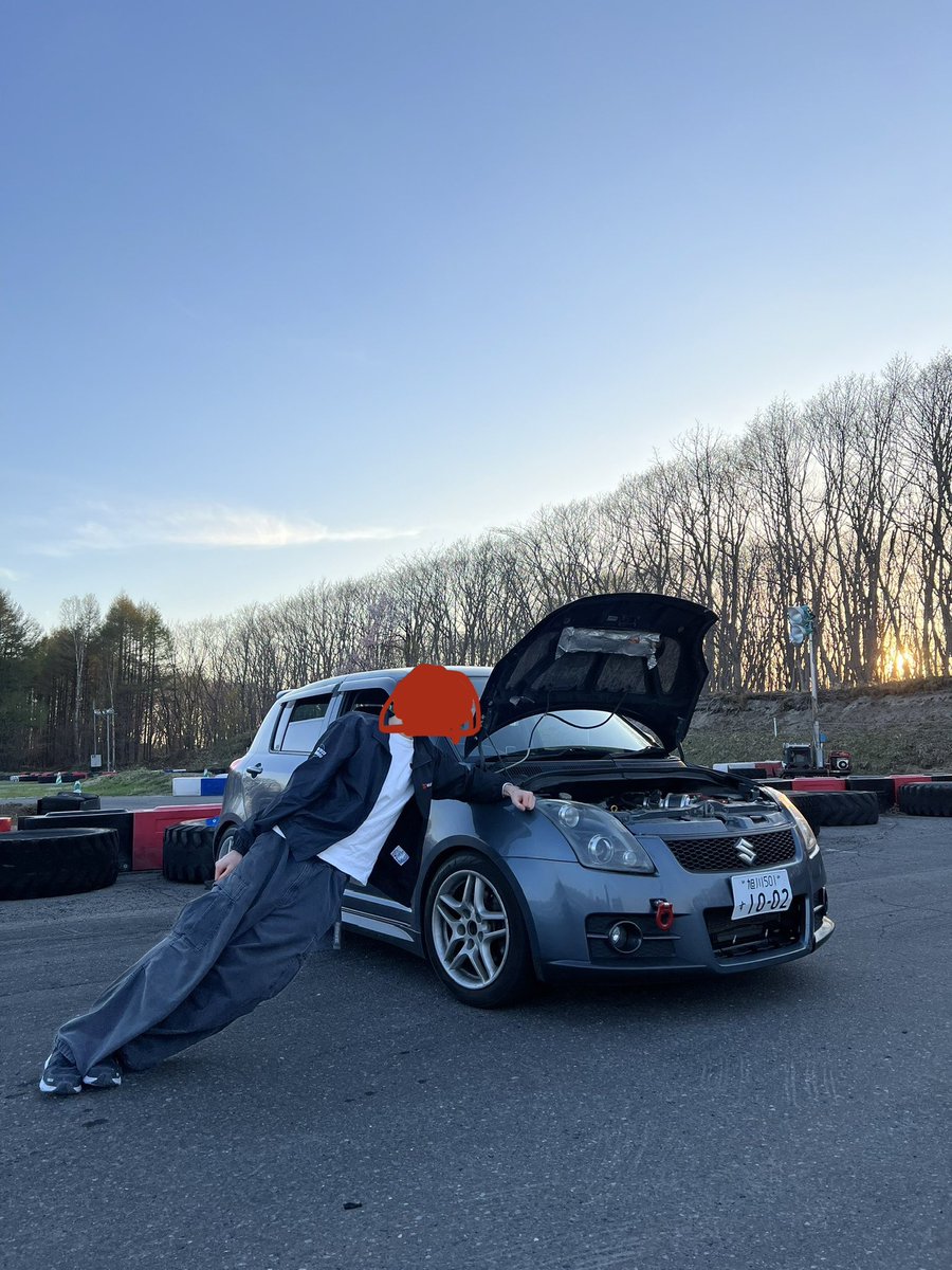 22歳になりました。
去年は車2台壊したので、今年は3台くらい壊したいと思います。