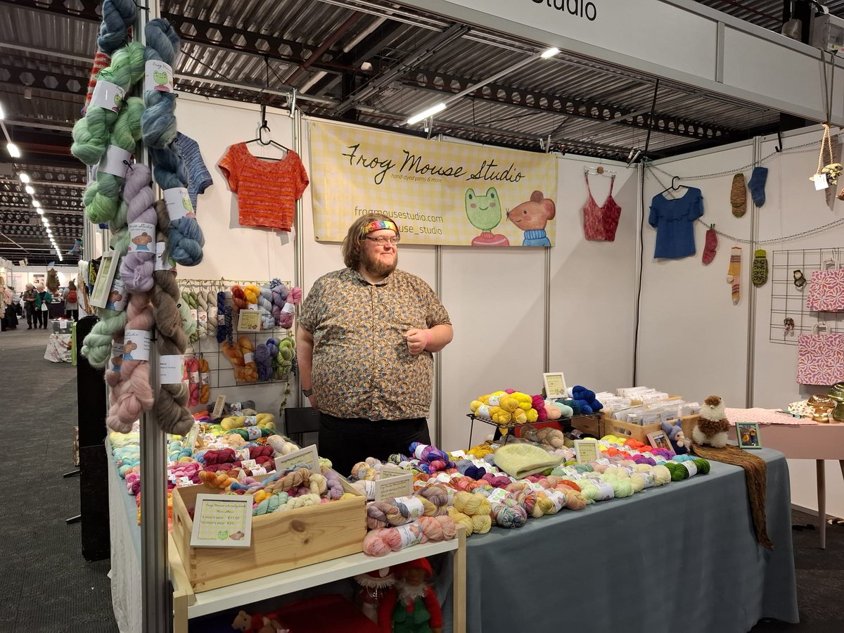 Dit weekend zeer goed gevulde #Handwerkbeurs in #Houten, tjokvol kramen met inspiratie voor breien, #haken, #borduren, #weven, #kantklossen
#secondevents #janetvermist #HWB
#breien #stricken #tricoter #knitting #thedutchknitters #CarlaMeijsen
thedutchknitters.nl