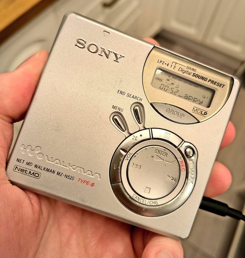 ElectronicEggs's tweet image. Happy Hardcore mini discs found. Undeniable sound quality, absolute insanity. How did we ever settle for less?