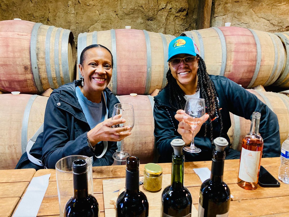 wineroute_baja's tweet photo. Así se disfruta la #RutadelVino en #ValledeGuadalupe con #TheWineRoute 🍇🍷 reserva ahora 👉 https://t.co/mKGabqYddF https://t.co/IwJa16OxLR