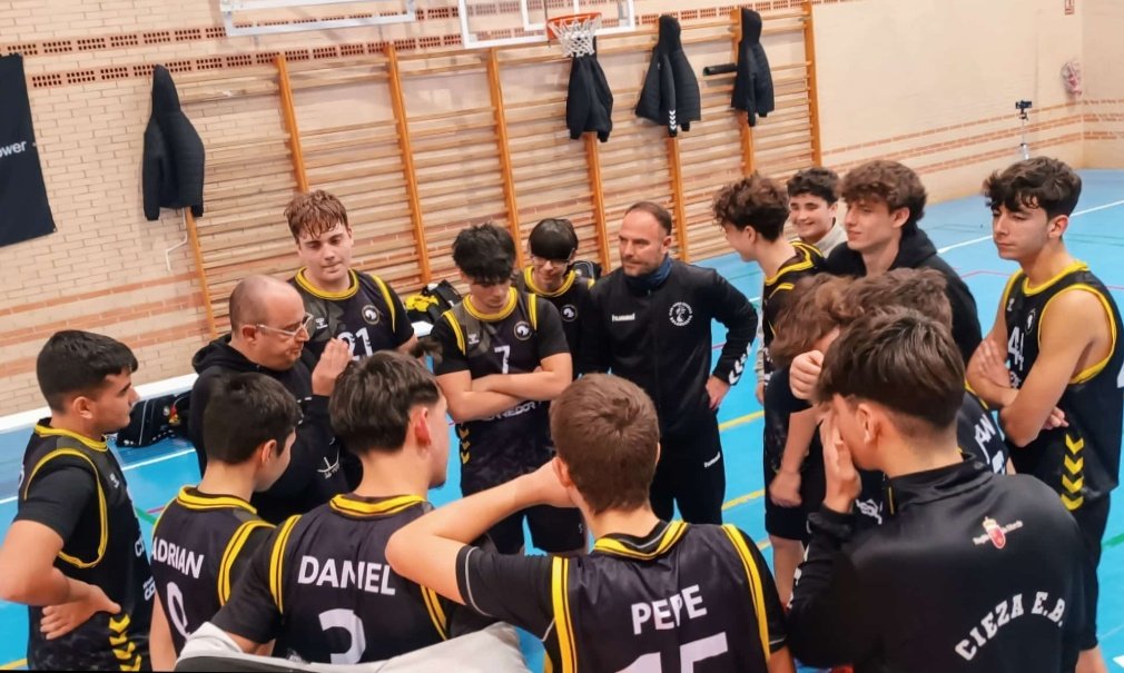 Ayer, nuestro Junior Corredor Cieza EB logró remontar 14 puntos del partido de ida de play-in, manteniéndose en el grupo Plata de la categoría.  ¡Enhorabuena!