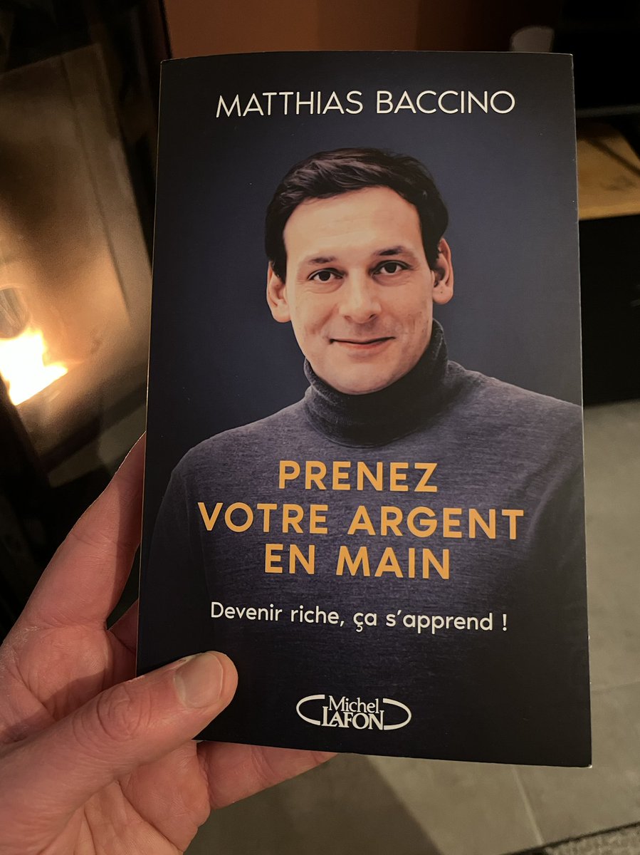 🇫🇷 Autant la sortie du PEA du côté de <a href="/TraderepublicFR/">TradeRepublicFR</a> était une surprise en ce début d’année, autant offrir ce livre était une idée planifiée dès 2024 avec <a href="/MatthiasBaccino/">Matthias Baccino</a> 🤗

📚 Quoi de mieux pour bien commencer l'année que d'apprendre à gérer efficacement son argent,