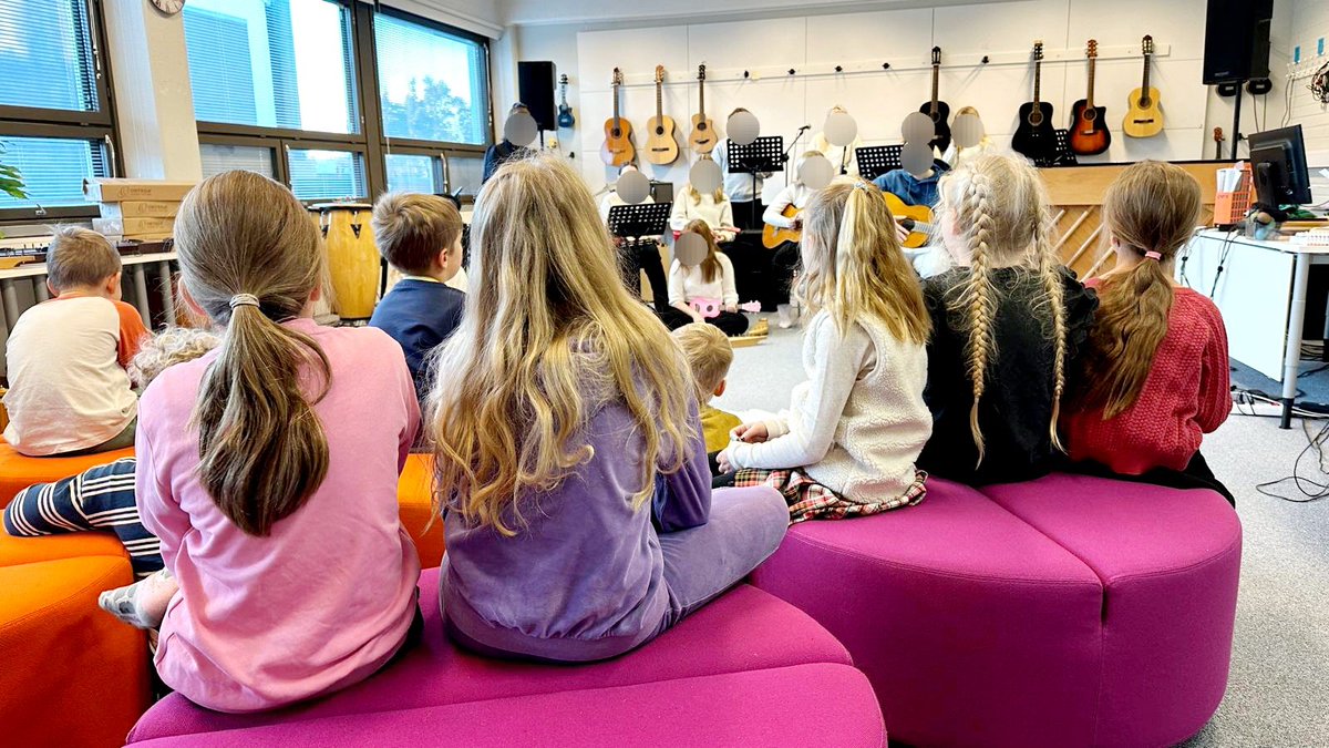 Kevätlukukausi on alkanut tällä viikolla ja koulumme toiminta on täydessä vauhdissa. Mukavaa ja opettavaista uutta vuotta kaikille yhteistyötahoillemme! 😊☃️

<a href="/utueducation/">Kasvatustieteiden tiedekunta - Turun yliopisto</a> <a href="/enorssi/">eNORSSI/FTTS</a> @oklrauma <a href="/raumafi/">Rauman kaupunki</a> #raumankaupunki #raumanperusopetus #opettajankoulutus #raumannormaalikoulu