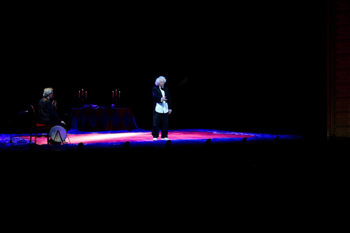 medievalelx's tweet photo. Anoche tuvo lugar la última de las actuaciones del Festival Medieval de Elche que se pospusieron por la DANA.
Rafael Álvarez ‘El Brujo’, estuvo haciendo lo que mejor sabe, teatro 🎭, acompañado por Javier Alejano como músico en directo.
@ajuntamentelx @ElxCultura https://t.co/63vpWHku3w