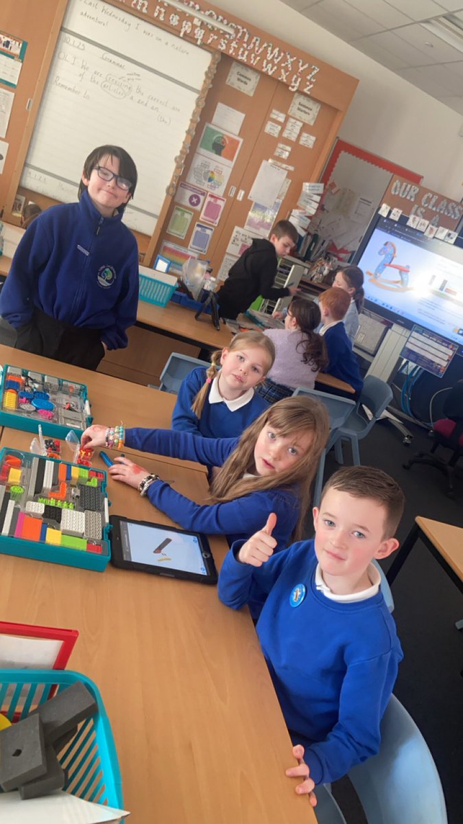 long_calderwood's tweet photo. STEM challenges in P4 this afternoon with our Engineering Team leading learning! #SSERC https://t.co/NkSbinlKbO