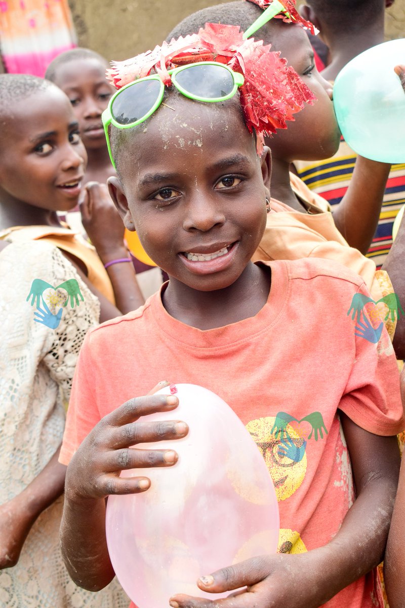 SUNRISEFOUNDAT4's tweet image. Your support makes moments like this possible. Join us in spreading happiness and hope to more children like Sylvia. Every contribution brings a little more magic into their lives.
#SunriseHeartOutreach #ChristmasJoy #SupportTheChildren #SpreadLove #TogetherWeCan