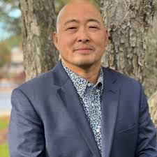 Congratulations to Dr. David Cho on the publication of CLAY WALLS, A Classic Chronicle of Korean America by Kim Ronyoung (Introduction by our very own Dr. Cho)! <a href="/PenguinBooks/">Penguin Books</a> @wheatoncollege <a href="/WheatonExperts/">Wheaton Experts</a>  penguinrandomhouse.com/books/744989/c…