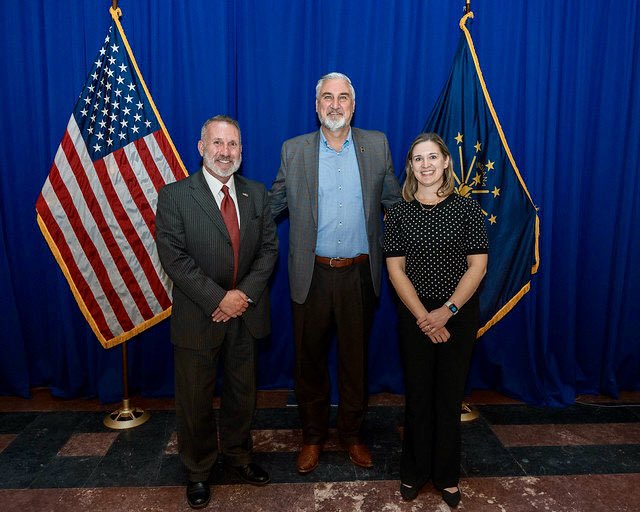 Superintendent of Indiana State Excise Police, Matt Strittmatter, was honored at the Governor’s Long Term Employee Reception for thirty years of service to the state of Indiana. We appreciate his dedicated service! (📸 Supt. Strittmatter, Gov. Holcomb, ATC Chair Jessica Allen)