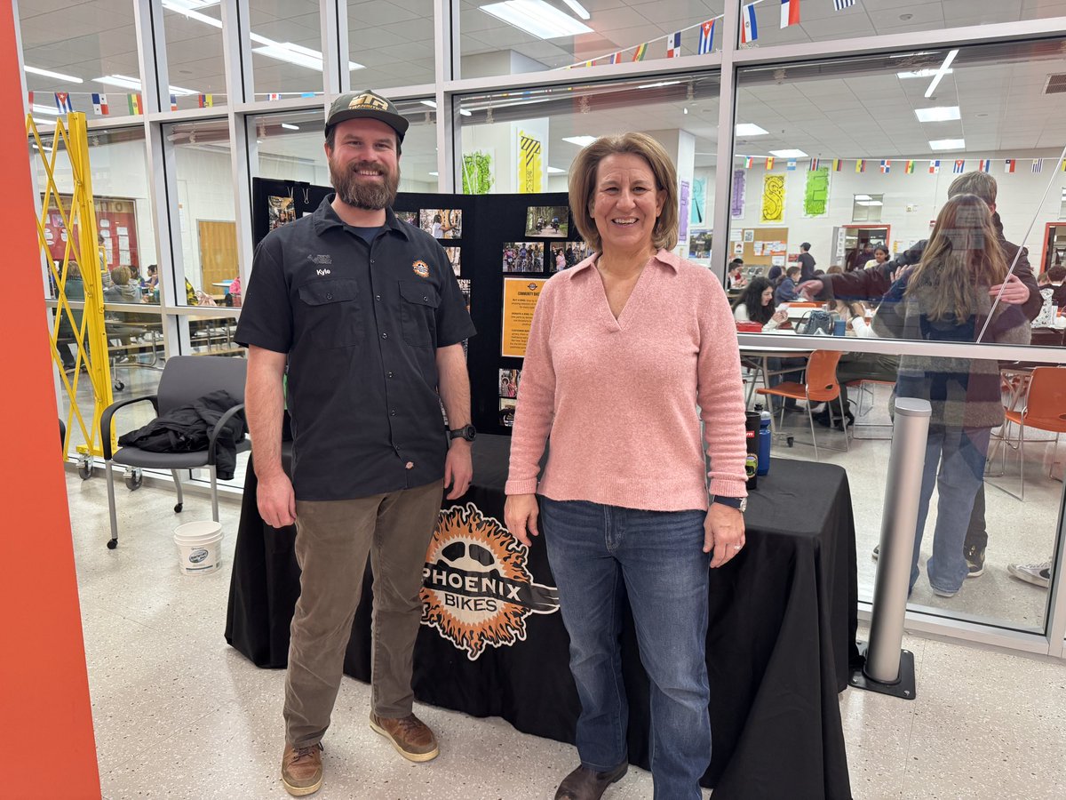 DHMS_Activities's tweet image. Mr. Kyle from Phoenix Bikes, came to visit us to tell us about an exciting new club that we will have here at Dorothy Hamm. 
Parent/guardian will need to register student by Wednesday, January 15th. 
                                 (tinyurl.com/Phoenix-Bikes-…)