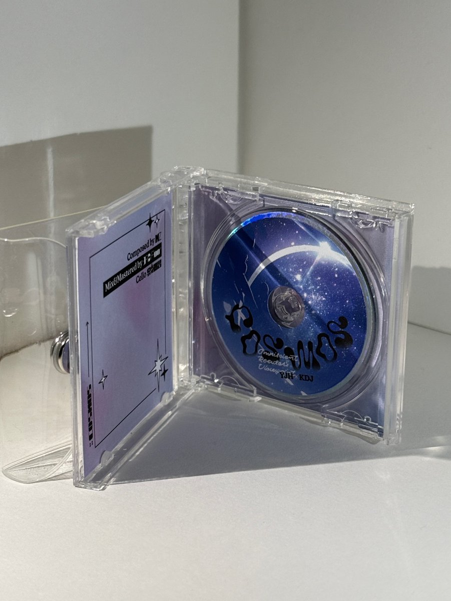 COSMOS_0215's tweet image. ✦𝟏𝐬𝐭 𝐆𝐨𝐨𝐝𝐬✦ 
[ COSMOS ] 첫번째 특전을 공개합니다 ! 

✧NFC CD키링✧