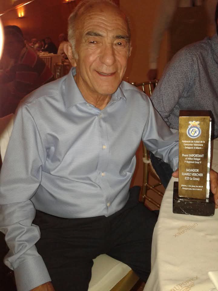 DEP Salvador Suárez Vercher 🖤

Ens ha deixat als 82 anys, amb la mateixa energia des de la creació del <a href="/CdLlosa/">Cd Llosa</a> al juliol de 1968

Ha sigut president, vicepresident, secretari, tresorer i, com no, un carismàtic delegat. I premi ‘Important’ de la <a href="/FFCV_info/">FFCV</a> 

Abraç a la família😢