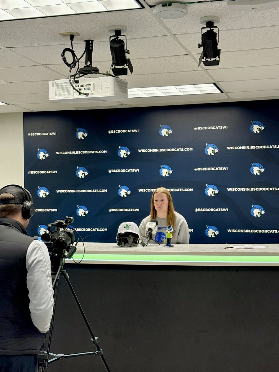 It’s official! Extremely excited for the next 2! 🐾💙 @bscsoftball_wi #rollkitties