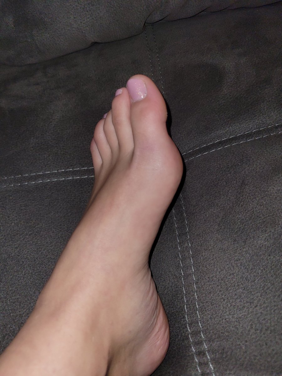 CashGoddessMary's tweet photo. Hier bin ich wieder, mit neuem Account nach einer kleinen Pause. Wo sind meinen kleinen Sklaven? Da ich heute gut gelaunt bin, gibts gleich mal etwas zum sabbern für euch....
@Findom_RT_slave
@RTGermanFindom 
@RtPromoking https://t.co/nZNFwTYlxw