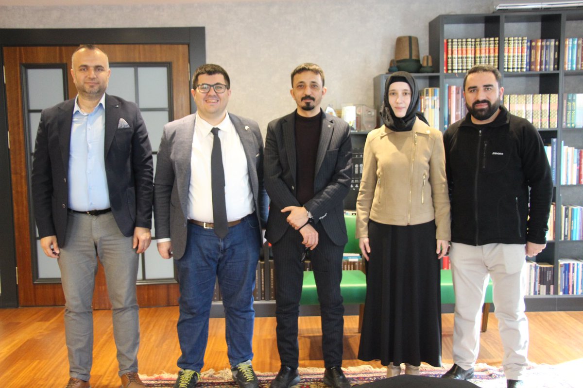 Kanal 42 Genel Yayın Yönetmeni Yaşar Toy, Merhaba Gazetesi Yazı İşleri Müdürü Emre Özgül, Konya Yenigün Gazetesi Yazı İşleri Müdürü Barış Yaman ve dernek gönüllümüz Yeni gün Gazetesi İstihbarat Şefi  Muhammed Esad Çağla'yı ziyaret ettik. Yeni görevlerinde başarılar diliyoruz.