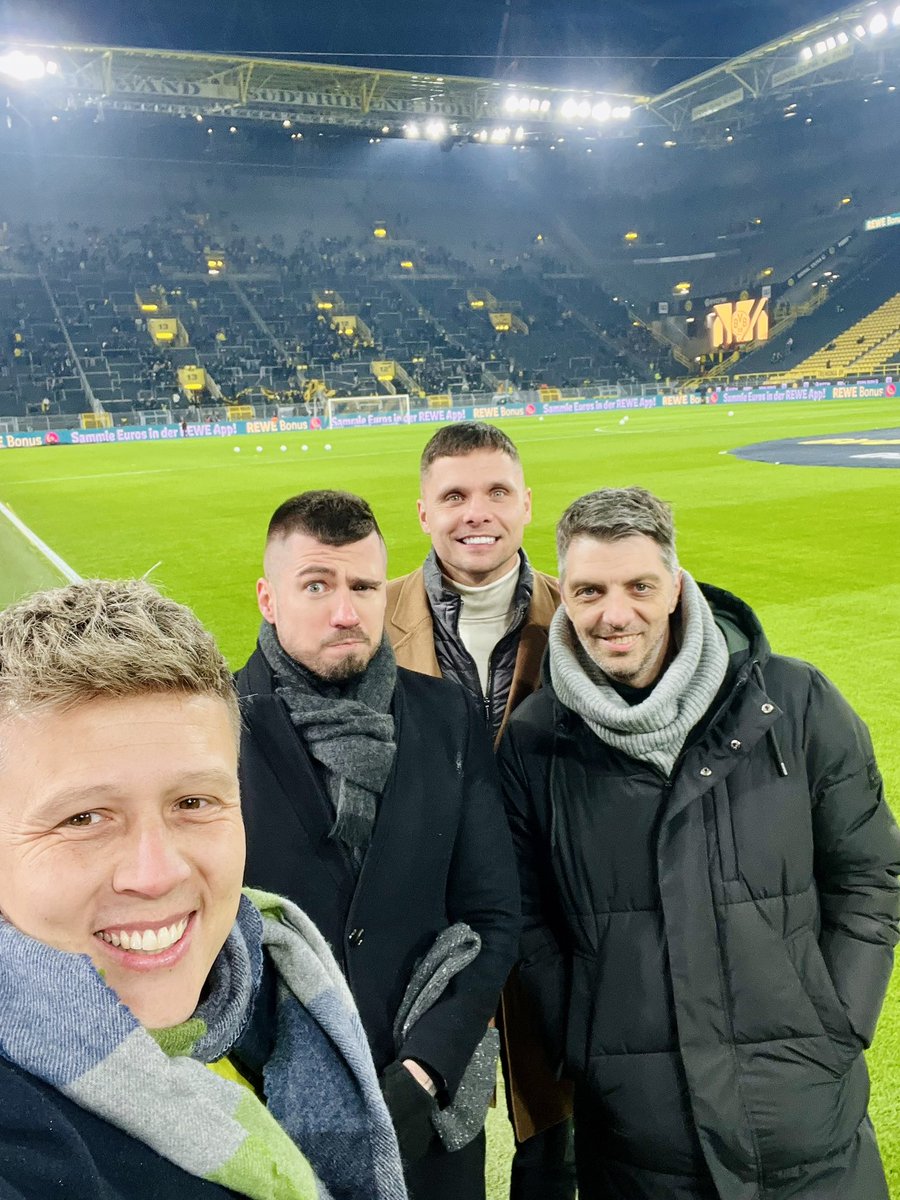 Maciej Kruk (@maciej_kruk) on Twitter photo Bundesliga⏳Zaczynamy od 19.00 w <a href="/ELEVENSPORTSPL/">ELEVEN SPORTS PL</a> 1. Pierwszy gwizdek 20.30 BVB- BAYER LEVERKUSEN #BundesTAK <a href="/tom_ur/">Tomasz Urban</a> <a href="/matimajak/">Mateusz Majak</a> <a href="/gikiewicz33/">Rafał Gikiewicz</a> Bundesliga⏳Zaczynamy od 19.00 w <a href="/ELEVENSPORTSPL/">ELEVEN SPORTS PL</a> 1. Pierwszy gwizdek 20.30 BVB- BAYER LEVERKUSEN #BundesTAK <a href="/tom_ur/">Tomasz Urban</a> <a href="/matimajak/">Mateusz Majak</a> <a href="/gikiewicz33/">Rafał Gikiewicz</a>