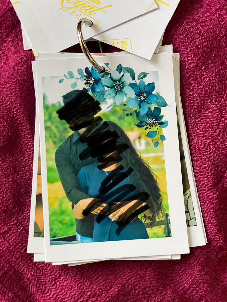 CraffitiLK's tweet photo. Polaroid Photo Ring Album which includes 24 photos ❤️ Carry your memories with you wherever you go 📸🎞️✈️ #ringalbum #polaroid #photo #giftideas https://t.co/qDIy52HWZ9