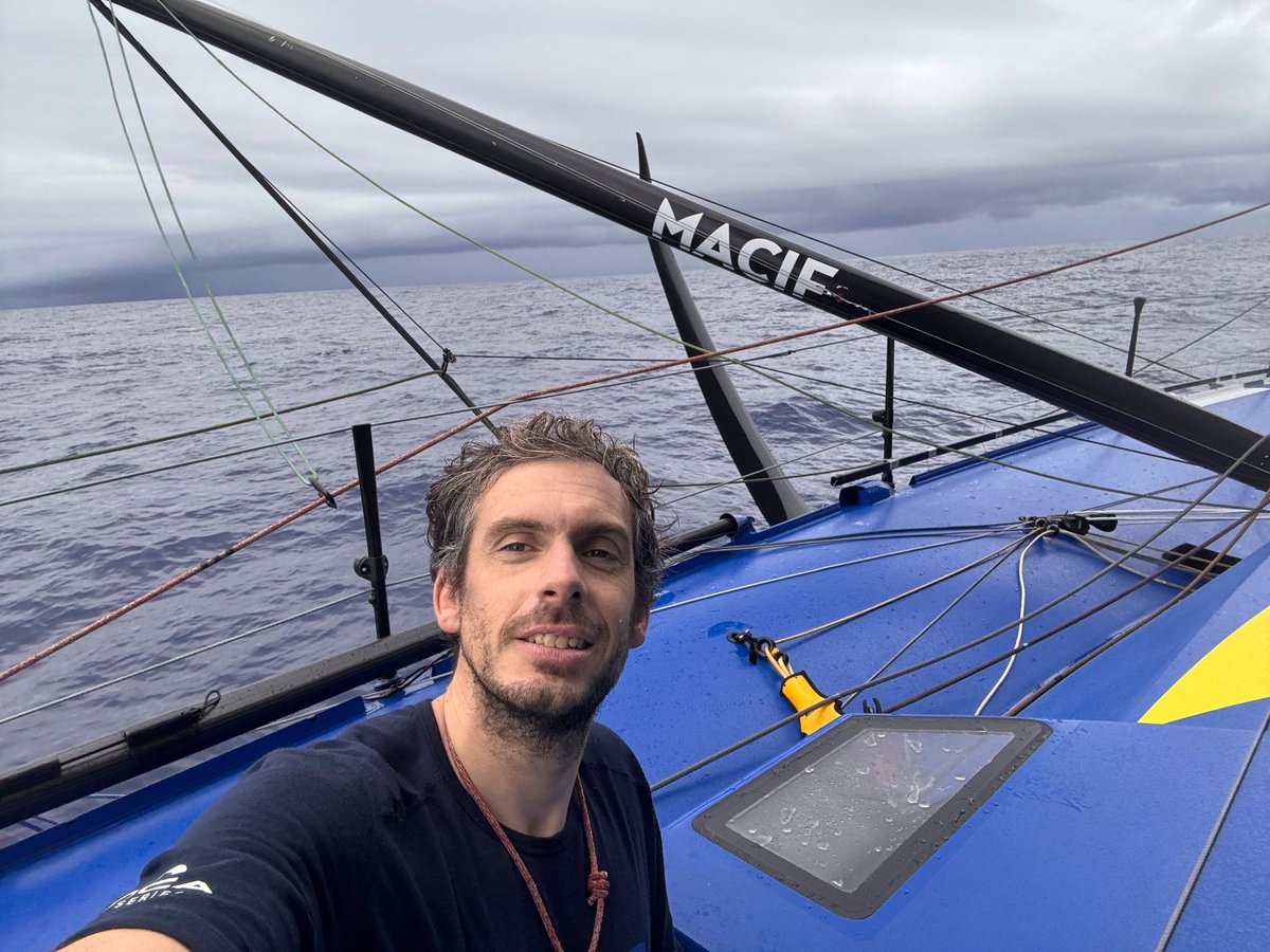 🔎 "Le principal adversaire de <a href="/CharlieDalin/">Charlie Dalin</a>, c'est lui-même" - L'analyse du <a href="/VendeeGlobe/">Vendée Globe</a> de <a href="/GastonMorvan/">Gaston Morvan</a>. "Une des infos du jour, c’est que <a href="/yoannrichomme/">Yoann Richomme</a>  a perdu son J0. C’est handicapant, parce que c’est une carte en moins pour lui"... 👉 tinyurl.com/3h5y8ctb

📸 C. Dalin