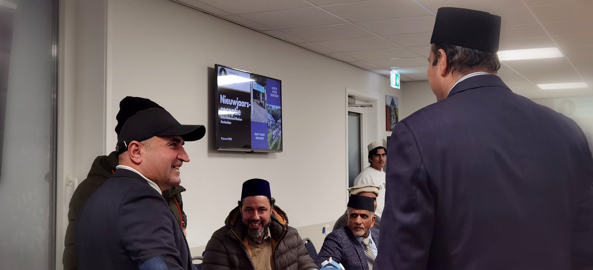 BaitulMahmood's tweet photo. The program for the New Year reception at Baitul Mahmood is now beginning 🎉✨. A special evening of peace 🕊️, dialogue , and unity 🤝 #BaitulMahmood https://t.co/vrKaTXvfB4