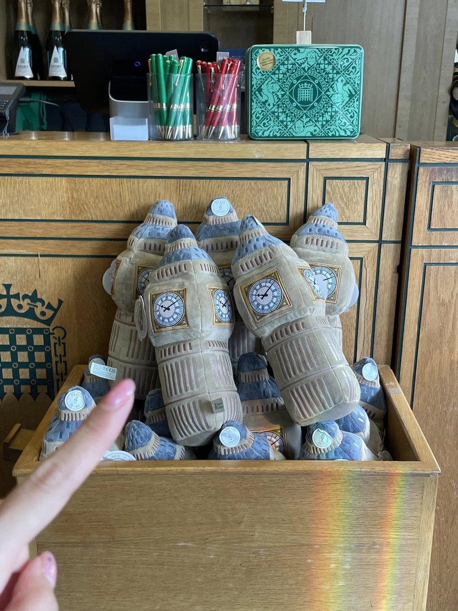 NameKenna1393's tweet photo. It's as cute as Big Ben.🌉🌉 
The main thing is that it has bells OMG! ! https://t.co/83f5uY6E7A