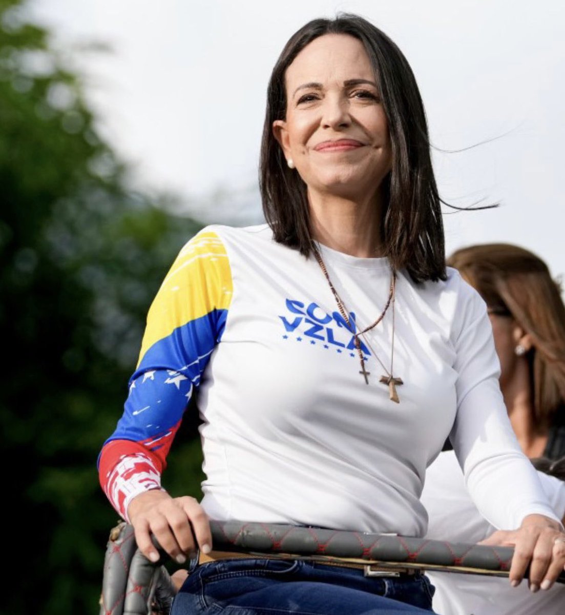 Si alguien ha demostrado coraje, templanza, y coherencia en este episodio crucial del país ha sido <a href="/MariaCorinaYA/">María Corina Machado</a> 
Ella es, sin duda, la figura que este momento histórico necesitaba. Una mujer vertical, indoblegable, sin fisuras éticas, que logró despertar de nuevo a un país