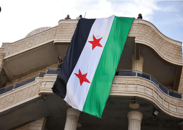 Defensa_Israel's tweet photo. Advertencias a Siria de EEUU, Francia y Alemania 
🇸🇾🔥 - Abrir hilo!
1/4 - Si bien tanto EEUU como la Unión Europea han prometido comenzar a retirar en forma escalonada las sanciones a Siria impuestas al régimen de Assad (durante la guerra civil), han puesto muchas condiciones para retirarlas dichas sanciones por completo, entre ellas algunas relativas a la formación del nuevo ejército del país.