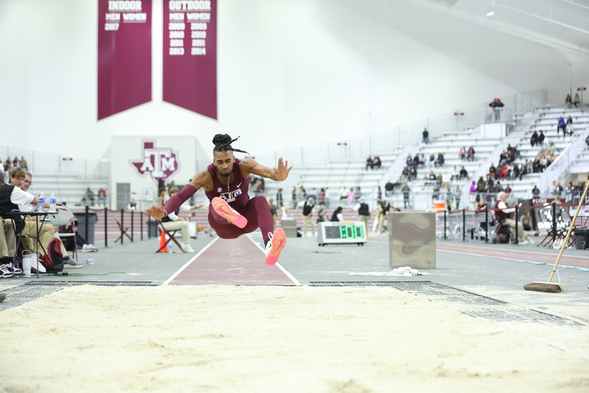Why not add another 1-2-3 to the day, this time in the men's triple jump ‼️

1️⃣ Gavin Champ - 15.90m/52-2 - PB - No. 12 all-time
2️⃣ Jaydon Shield - 15.13m/49-7.75
3️⃣ Jaden Harris - 14.98/49-1.75

#GigEm // #AggieTF // 📊 aggi.es/3E1Cpvm