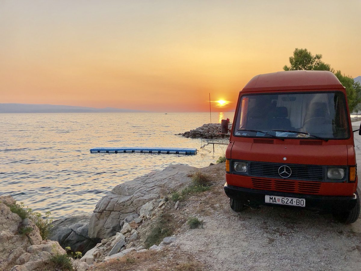 Сумний Дембель tweet media