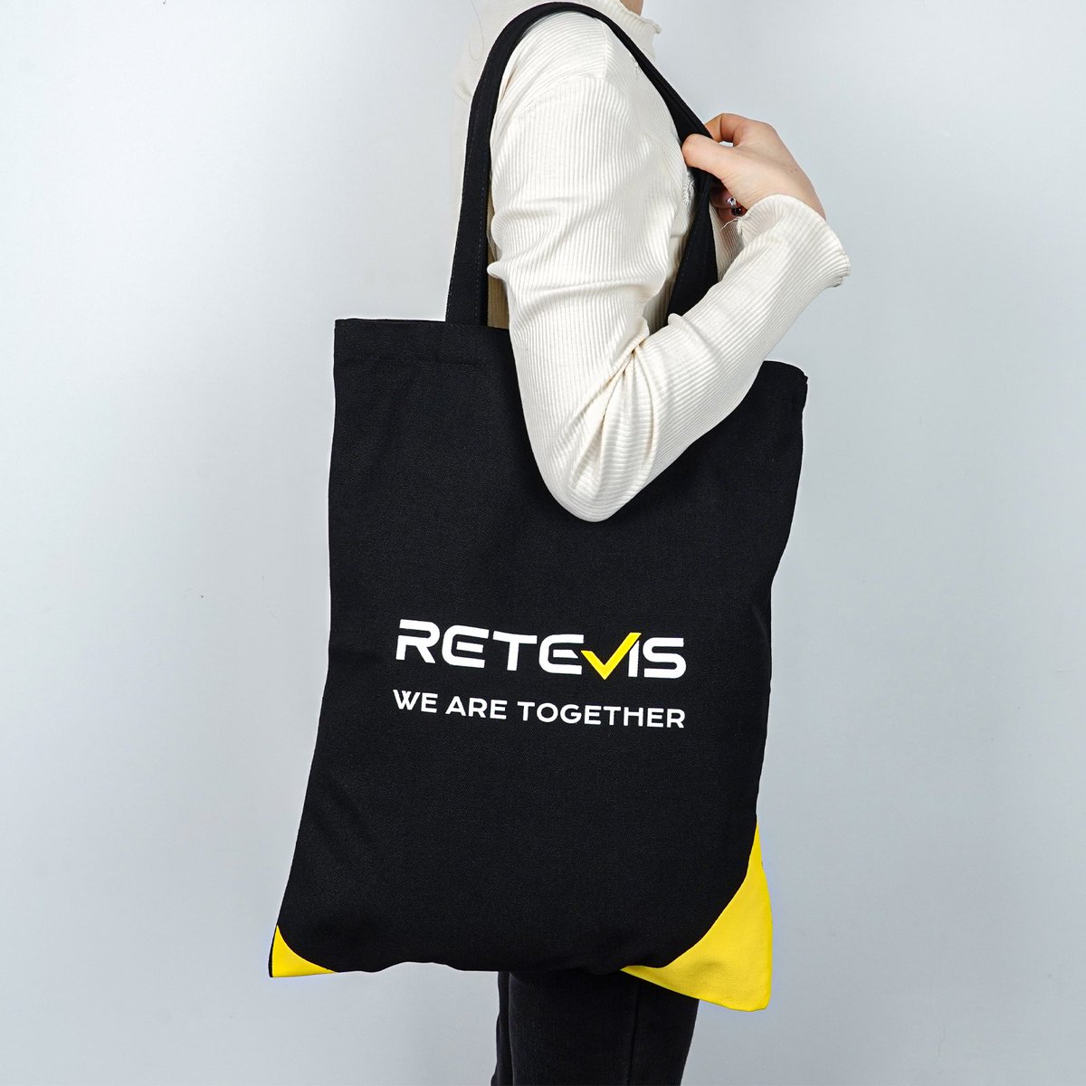 The #RETEVIS #Ailunce HA1UV just dropped! IP-67 rated dual-band FM radio with dual PTT—set two frequencies and use two separate PTTs, so no changing channels or VFOs! Preorder for pickup at @HamCation and receive a free bag or hat! Exclusively from commsdepot.com/?p=23327