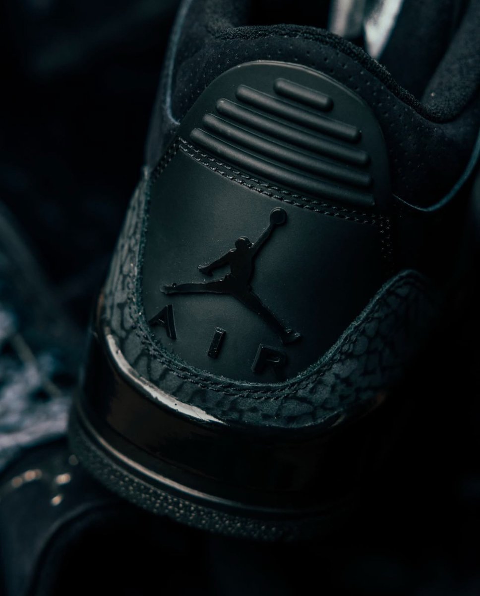 SNKR_TWITR tweet media