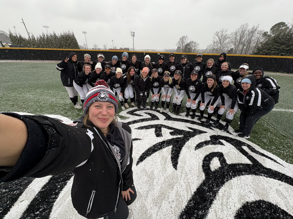 Gardner-Webb Softball tweet media