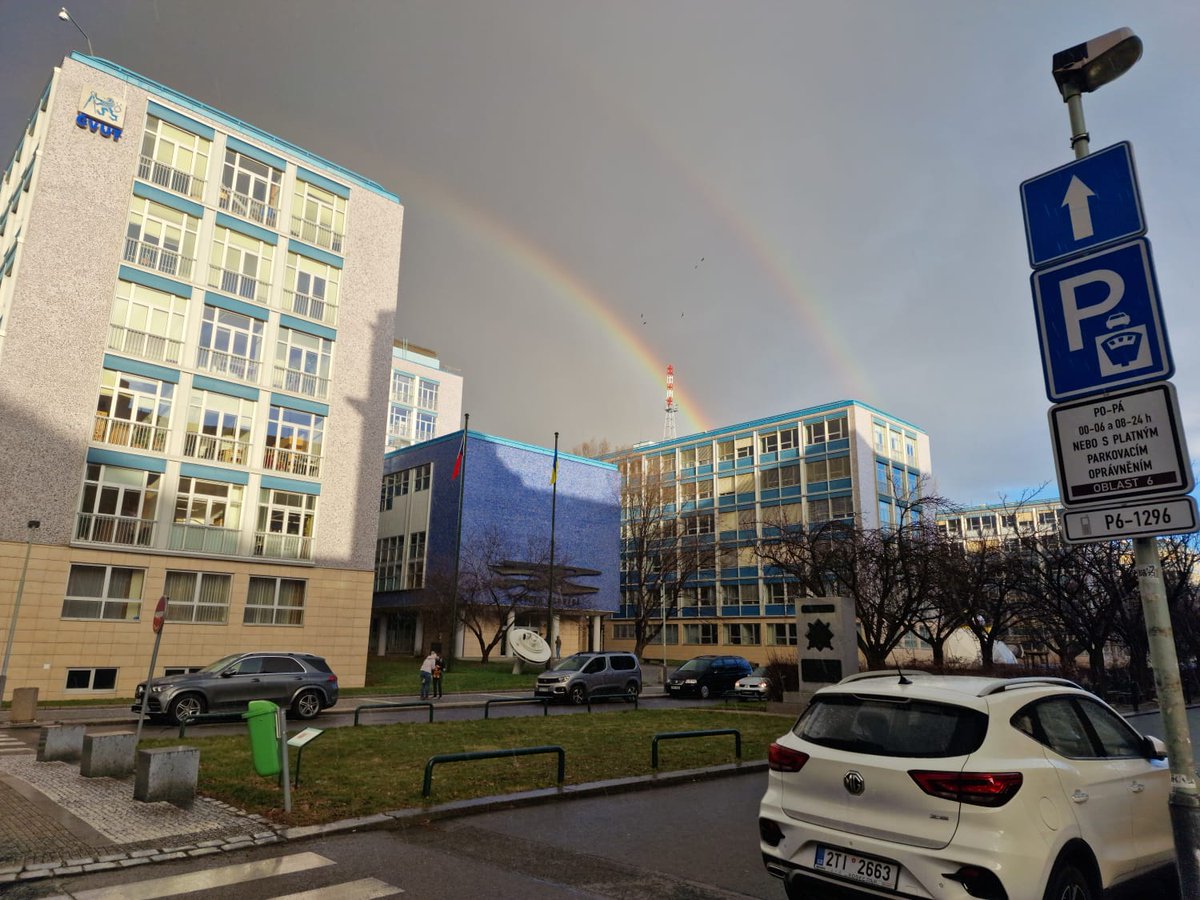 FYZIKÁLNÍ ČTVRTKY na ČVUT FEL v zimním semestru 2024, ohlédnutí č. 2: Dimenze našeho světa pod lupou 🔍
Pro všechny zvídavé duše lze jednoznačně doporučit dvě praktické technické přednášky o tom, jak chápat rozměry našeho světa 🌍: 1/n