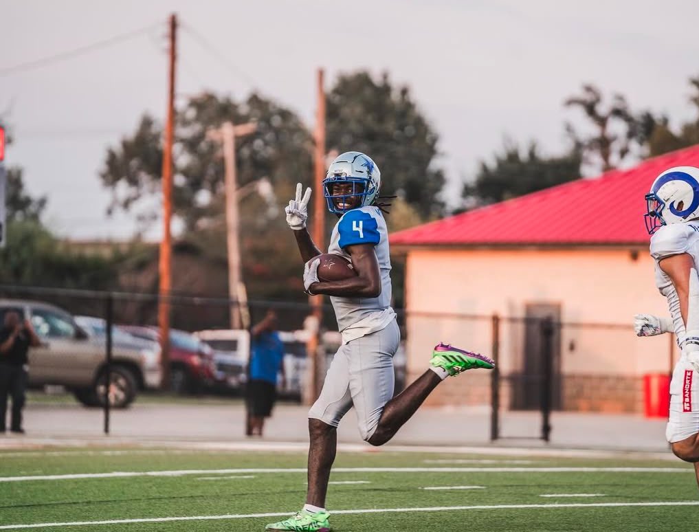 #AGTG After a great conversation with <a href="/Coach_Mackey_/">J.T. Mackey</a> i am extremely blessed to announce that I have received a offer from Kilgore college🔵⚪️
<a href="/coachmlindsey/">Michael Lindsey</a> <a href="/RecruitLamar/">Recruit Lamar</a> <a href="/CoachC3Neal/">Coach Showtime</a> <a href="/CoachJGray1/">Coach Josh Gray</a>