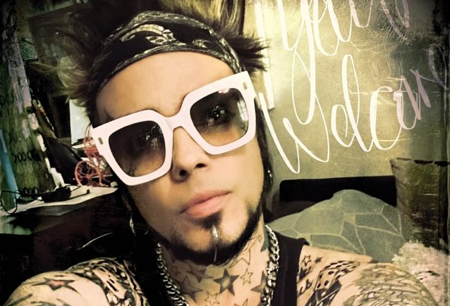 Former ROCKSTAR SUPERNOVA Singer LUKAS ROSSI Releases 'DOA' Single blabbermouth.net/news/former-ro…