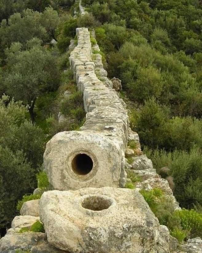 The Roman aqueduct in Patara, located in the ancient city of Patara in present-day Turkey, stands as a remarkable example of Roman engineering and urban infrastructure. Constructed during the Roman Empire, the aqueduct was designed to transport fresh water from distant springs to